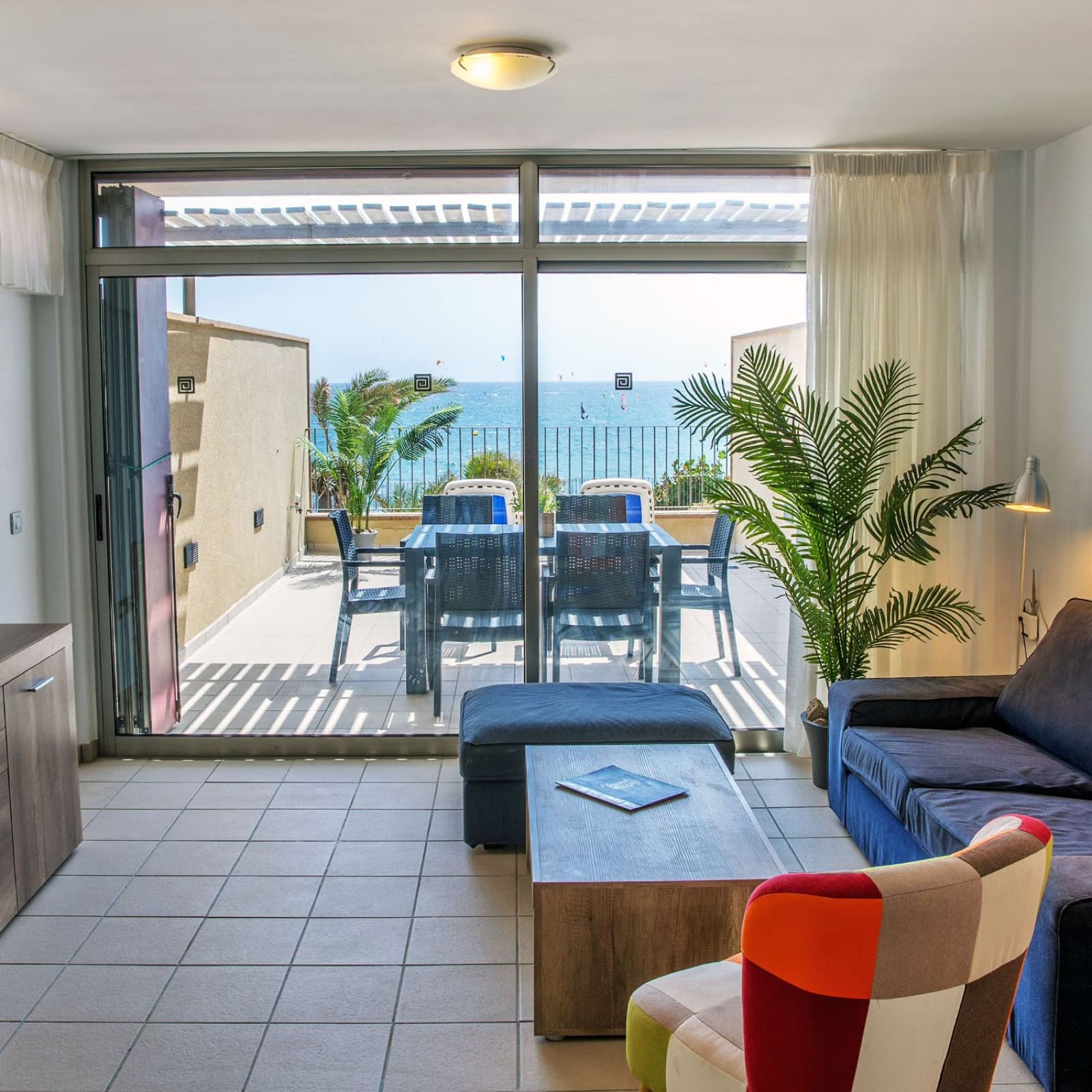Apartment living room with a sea-view terrace in El Médano